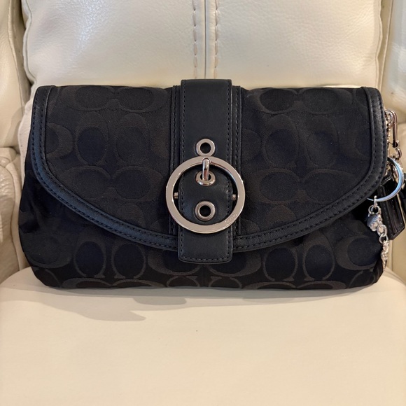 Coach Ali Signature Jacquard Clutch Wristlet EUC - Picture 8 of 8